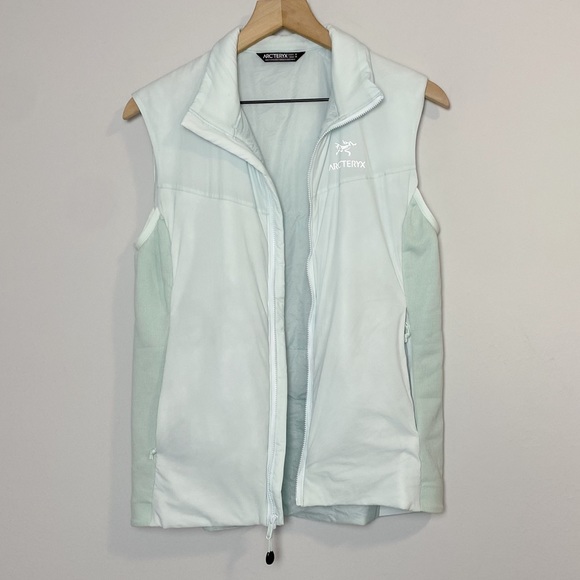 Arcteryx Atom LT Vest in Dew Drop - Picture 6 of 14